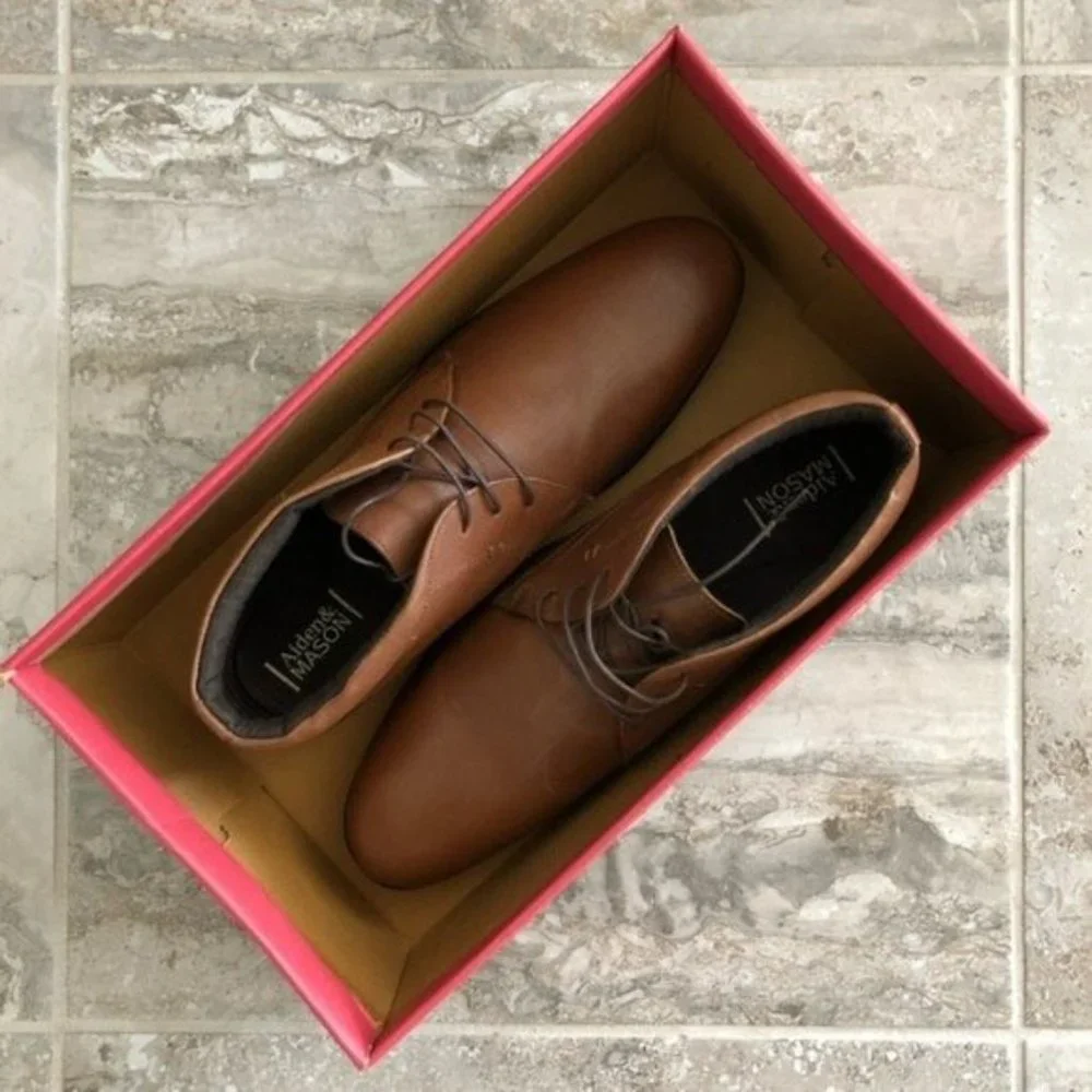 Aiden & Mason Chukka Boots Lace-Up Leather Brown Tan Men's Size 10 New in Box